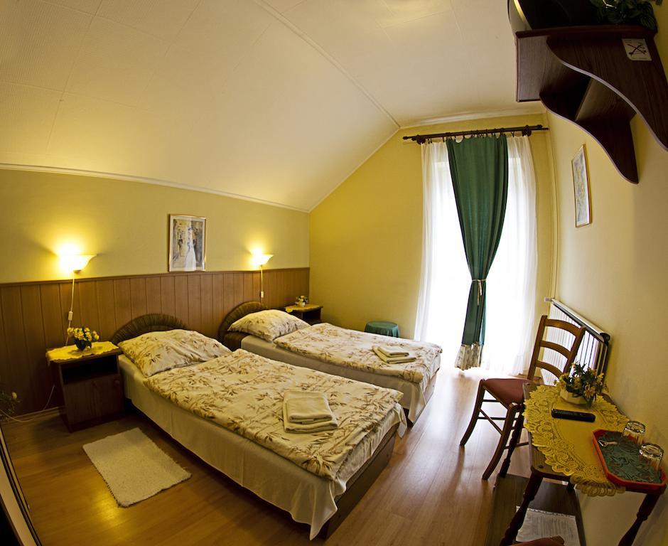 Bed and Breakfast Muskátli Panzió Győr Camera foto