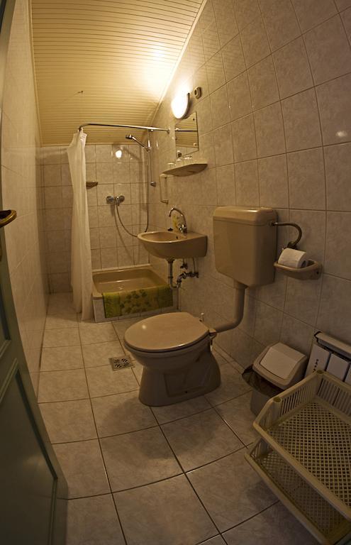 Bed and Breakfast Muskátli Panzió Győr Camera foto
