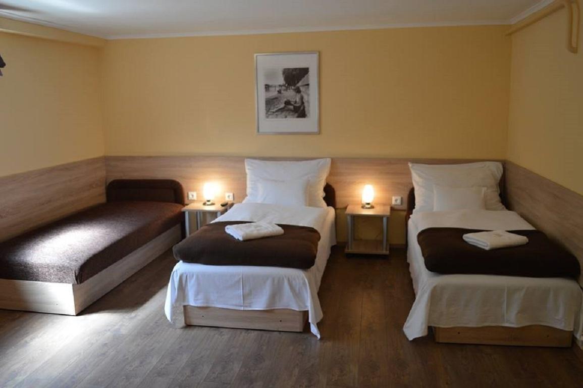 Bed and Breakfast Muskátli Panzió Győr Esterno foto